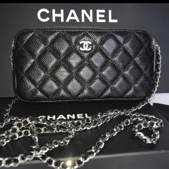 ⛔️SOLD⛔️CHANEL CLUTCH on CHAIN - Phone Bag - Picture 1 of 4
